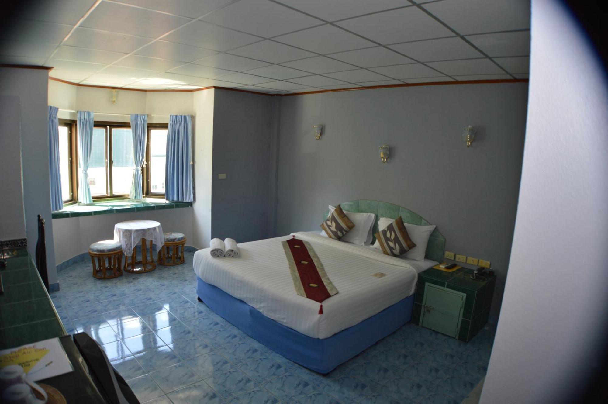 Seabreeze Inn Karon ภายนอก รูปภาพ