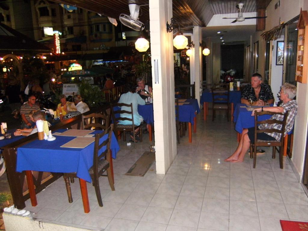 Seabreeze Inn Karon ภายนอก รูปภาพ